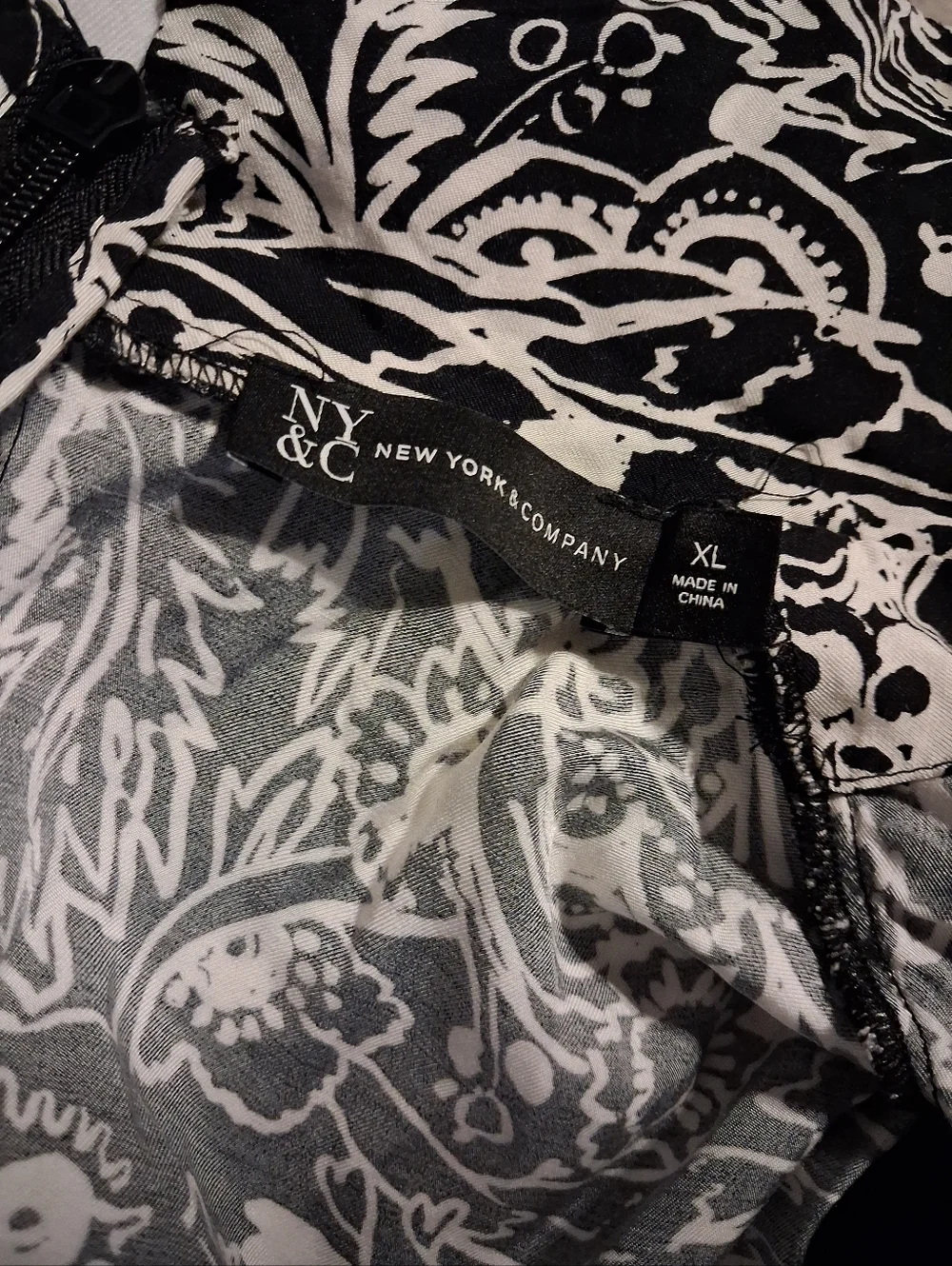 Tie-Waist Printed Jumpsuit in Black & White Size XL